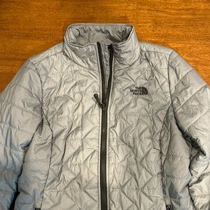 Quilted North Face jacket small Grey small stain on backside sleeve
